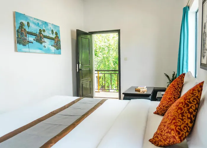 White Rabbit Hostel *
